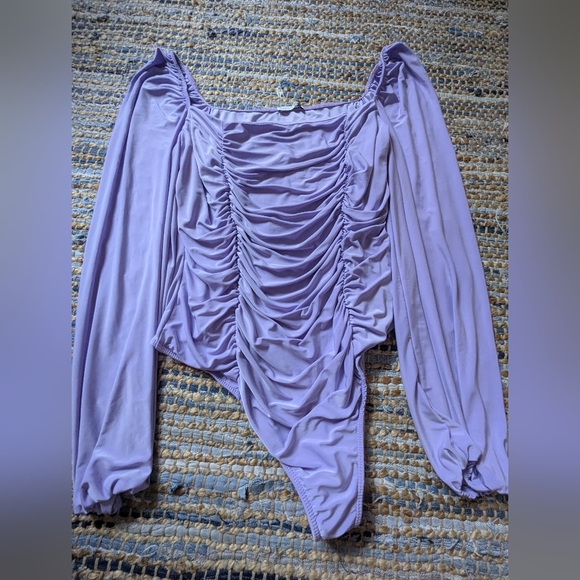 Off-Shoulder Ruched Long Sleeve Top in Lilac - Picture 2 of 5